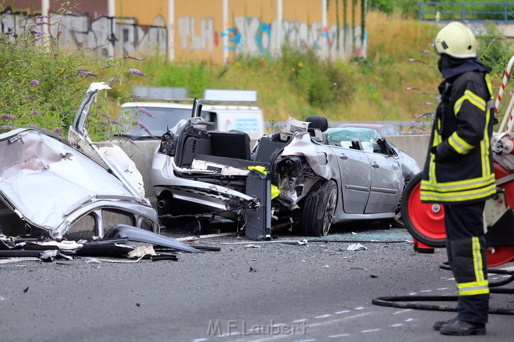 Schwerer VU A 3 Rich Oberhausen Hoehe AS Koeln Muelheim P11.jpg